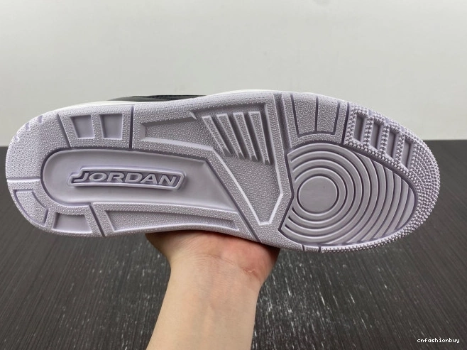 Jordan (2016) Retro Monday 136064-020 Cyber 3 1125